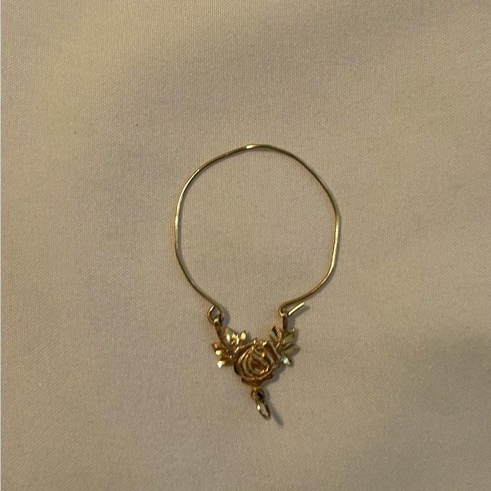 Gold Floral Pendant Charm Holder